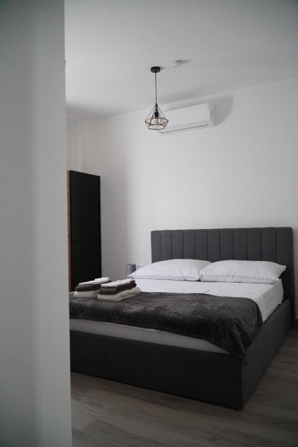 Fjaka Apartments & Rooms Šibenik Oda fotoğraf